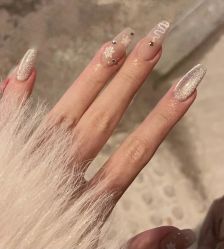 -悦指间美甲美睫