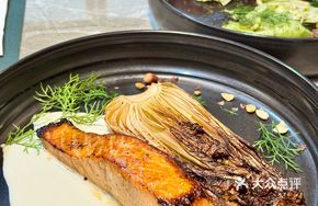 Salmon with Roasted Cabbage and Lemongrass