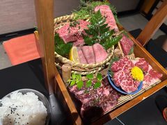 -山川小町·极番烧肉(新地假日广场店)