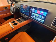 -理想汽车(世纪汇店)