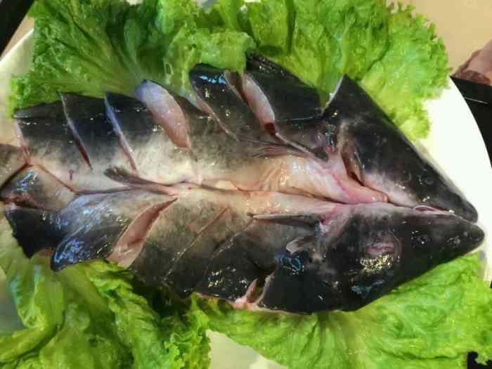每人鱼生态河鲜自助火锅(和平路店)-"这家比较偏重麻味,牛油字母红锅