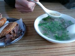 -洪峰浩老北京烧饼夹肉(角门路店)