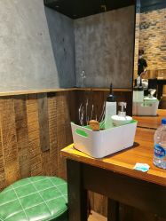 -PE SALON