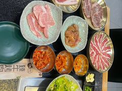 -臻牛烤肉
