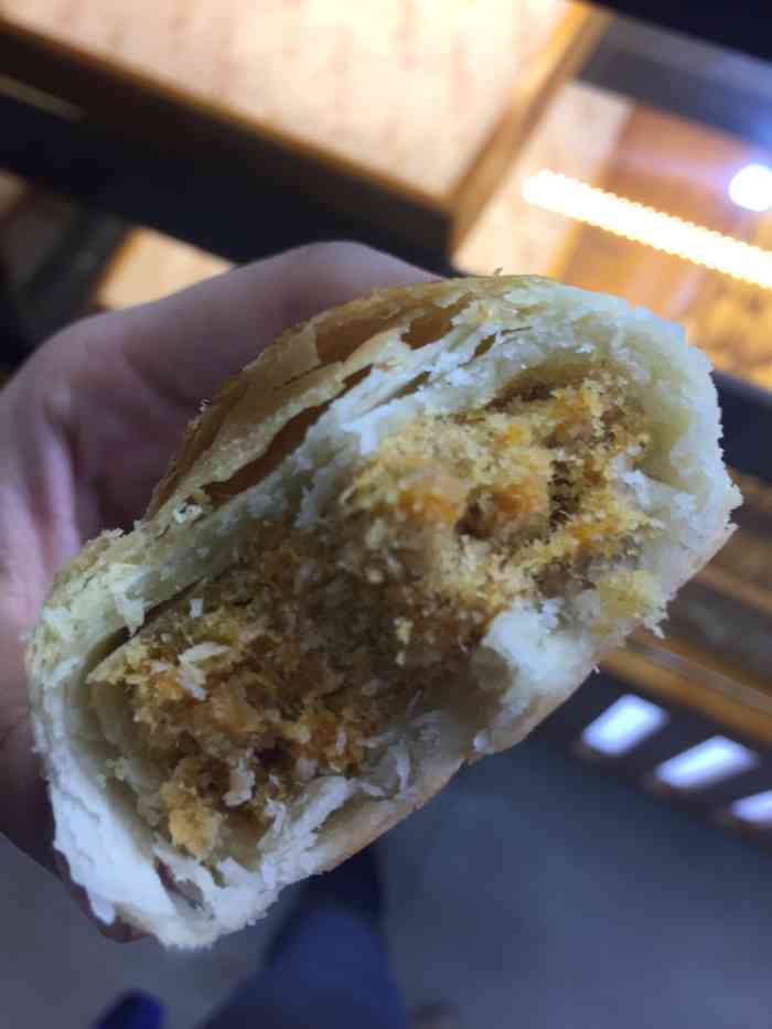 彭记糕点-"97这家店一只经过的,但是从来没买过,今.