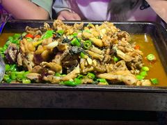 炭烧牛蛙平锅紫苏味-蘭奢雅集·江浙菜(青山江滩店)