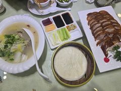 烤鸭包含小料-东四民芳餐厅(世茂工三店)