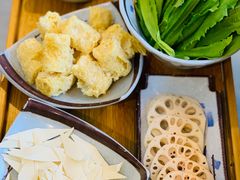 -毛辣果·贵州红酸汤牛肉火锅(西单店)