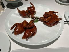 脆皮乳鸽-新荣记(BFC外滩金融中心店)