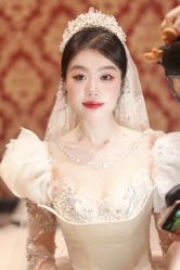 -艾米丽婚纱礼服
