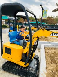 -季高兔窝窝亲子园(上海薰衣草公园店)