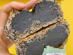 黑芝麻芝士炸弹-熊叔熊婶面包房(团结湖店)