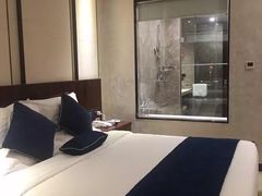 -LANCO蓝蔻酒店(深圳东站布吉地铁站店)
