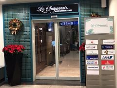 -胡志明新山一国际机场