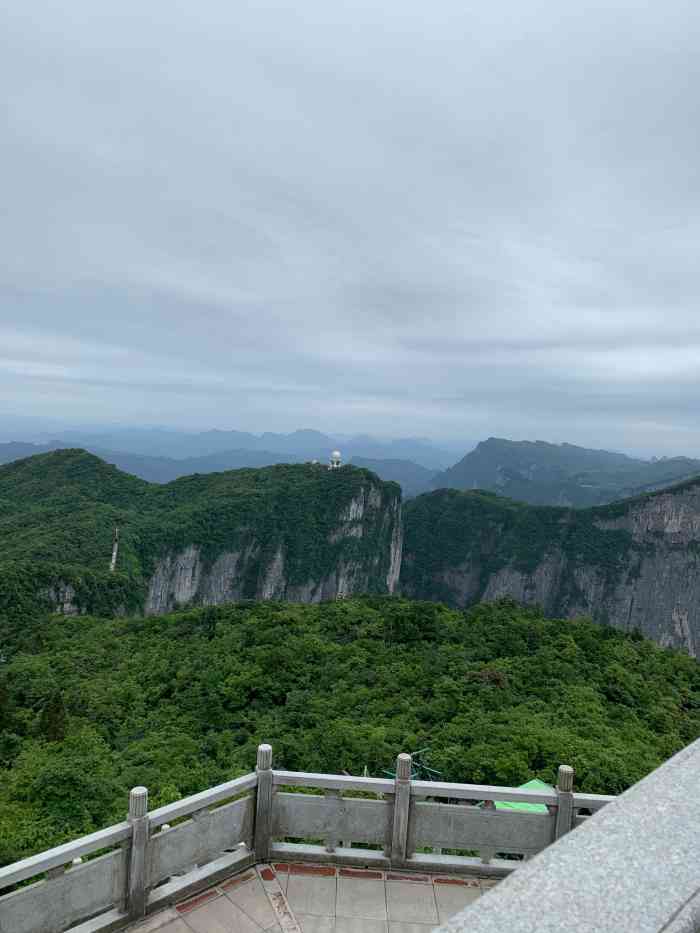 云梦仙顶-"云梦仙顶也就是张家界的天门山顶,是天门山.
