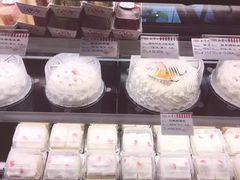 -红宝石·鲜奶小方·海派西点房(金杨店)