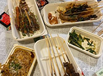 好吃的烧烤。堂食都不过隐又点了外卖