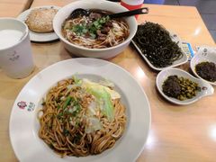 -李先生牛肉面大王(成都东站西广场店)