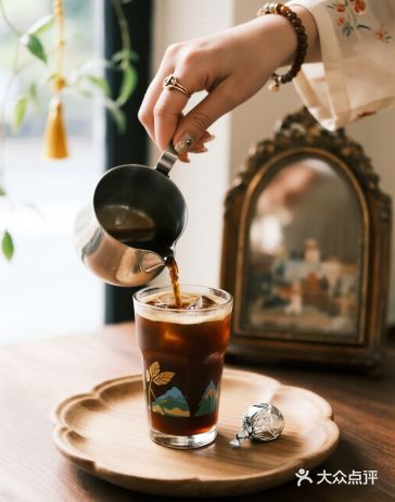 周一喝美式，一周都没事打工人干杯