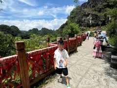 -高荡千年布依古寨旅游景区