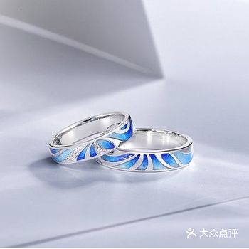 更有母贝粉与钻石的加入,点点星辰莹亮闪烁