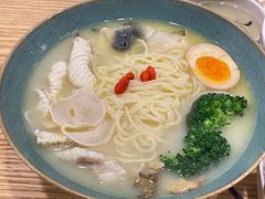 白汁河月豕煨面-江小鲀河豚馄饨(日月光店)