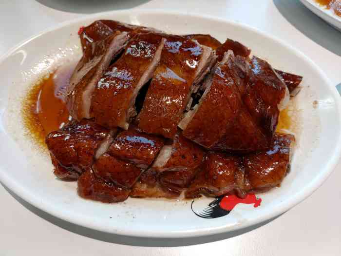 深井陈记烧鹅茶冰厅(魔都首店)-"这家店港式茶餐厅氛围很浓,到处是