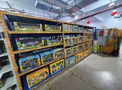 -逝水玩具折扣店