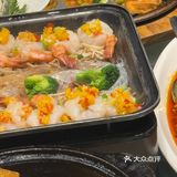  红杏枝头春意闹，春天来了