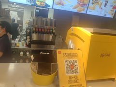 -麦当劳(上海虹桥站30B检票口楼上)