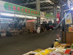-上海龙吴水胜海发市场