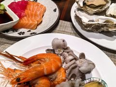 -广州万富希尔顿酒店·感趣自助餐厅·金秋蟹宴生蚝海鲜刺身