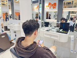 -EMILY 艾米莉 烫染沙龙