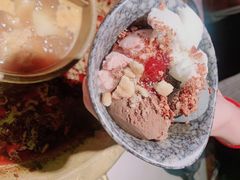 冰淇淋自助-哥老官重庆美蛙鱼头(五角场合生汇店)