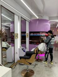 点击看大图 -A HAIR SALON
