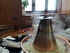 -果松木炭酸菜铜火锅·外婆参鸡汤