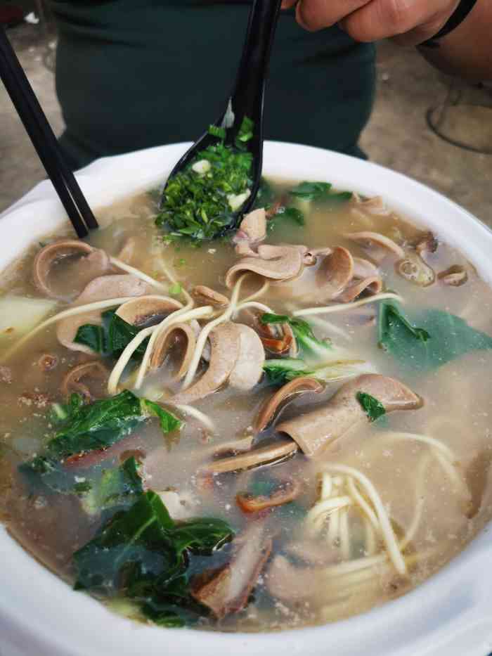 六合腰肚面-"腰片够嫩,腰片肚子分量不错,汤和辣椒还可.