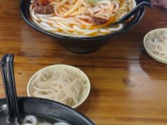 -丽虹云南过桥米线(兴工街店)