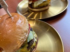 双层芝士牛肉汉堡-魏斯理汉堡(西安沣东吾悦店)