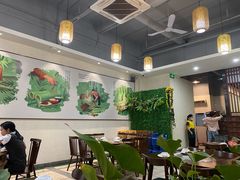 大堂-胡须哥网红竹筒菜