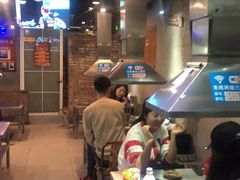 -马路牙子烧烤音乐酒馆(望京店)