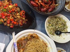 -肥肥虾庄·金牌油焖大虾(东湖欢乐谷店)