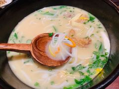 -银米·云南传统过桥米线(双廊黑金冠店)