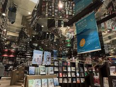 -钟书阁(群光广场店)