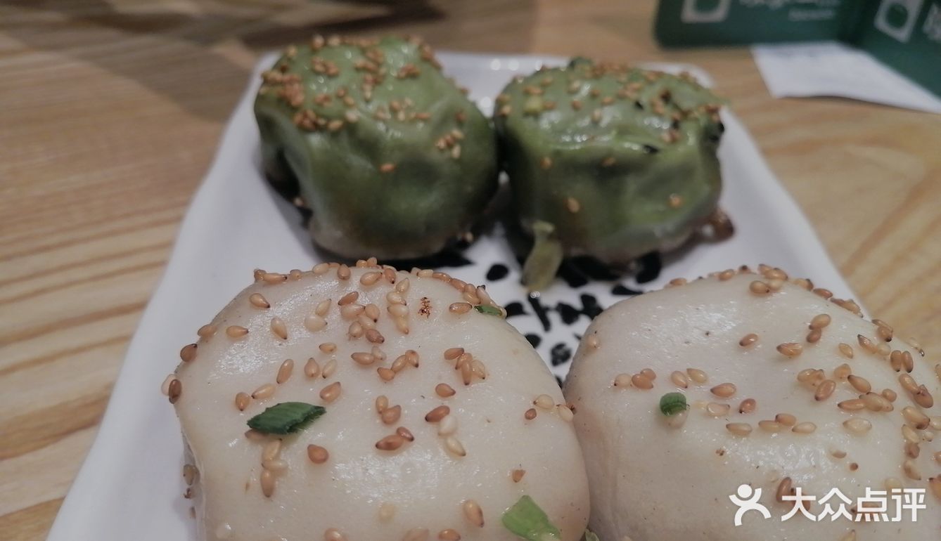 在大众点评上选择了一个双人套餐！两个女生可以吃的很饱！