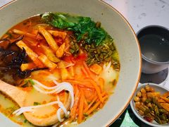 -百春原湖南牛肉粉(百联世纪店)