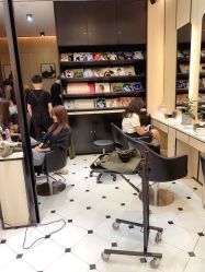 -HAIR CORNER
