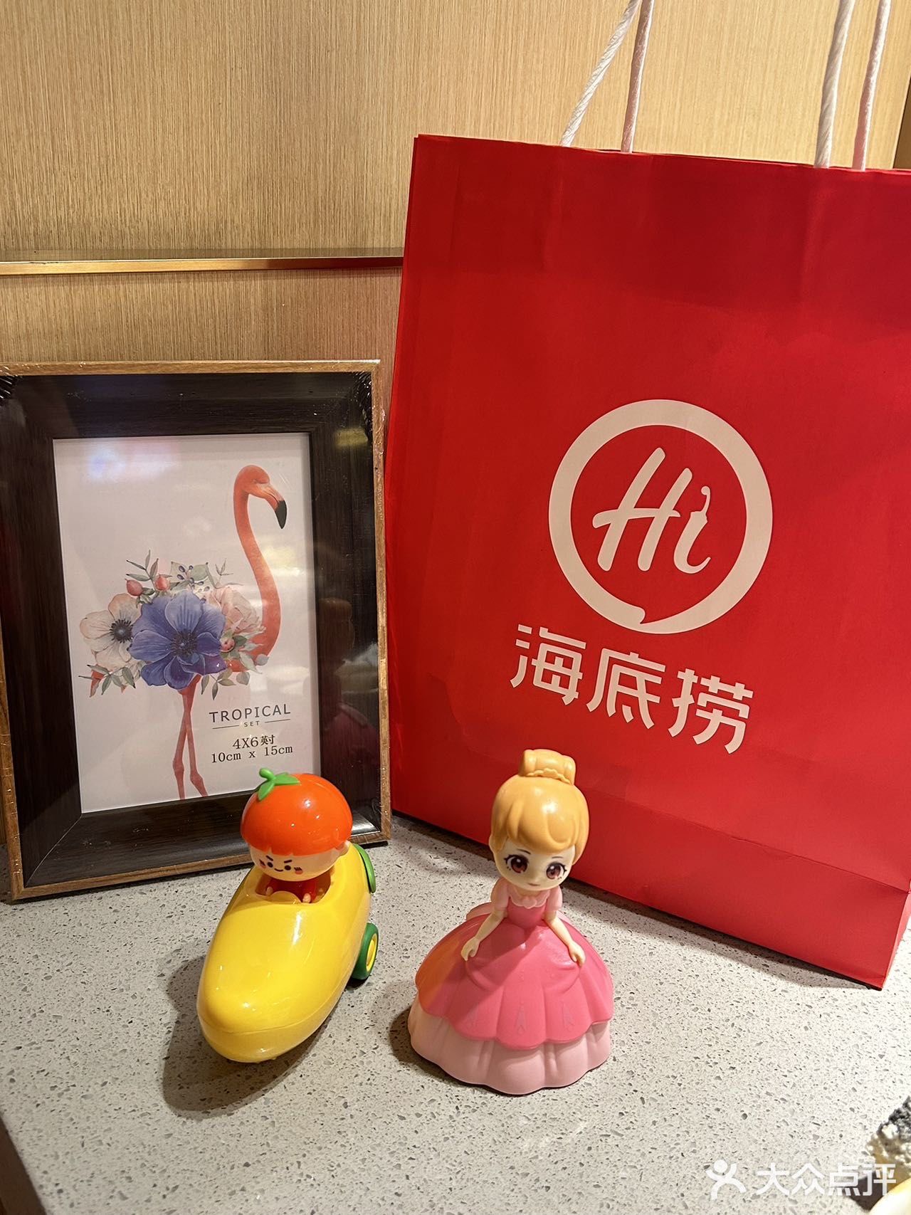 家人们！这…在海底捞过纪念日给唱生日歌🥹