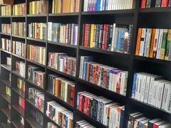 -钟书阁(松江泰晤士小镇店)