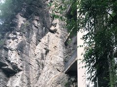 -龙水峡地缝景区